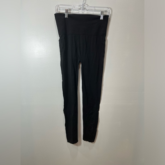 Zenana Outfitters Pants - Zenana Outfitters Leggings. Size Large/X Large.  Black